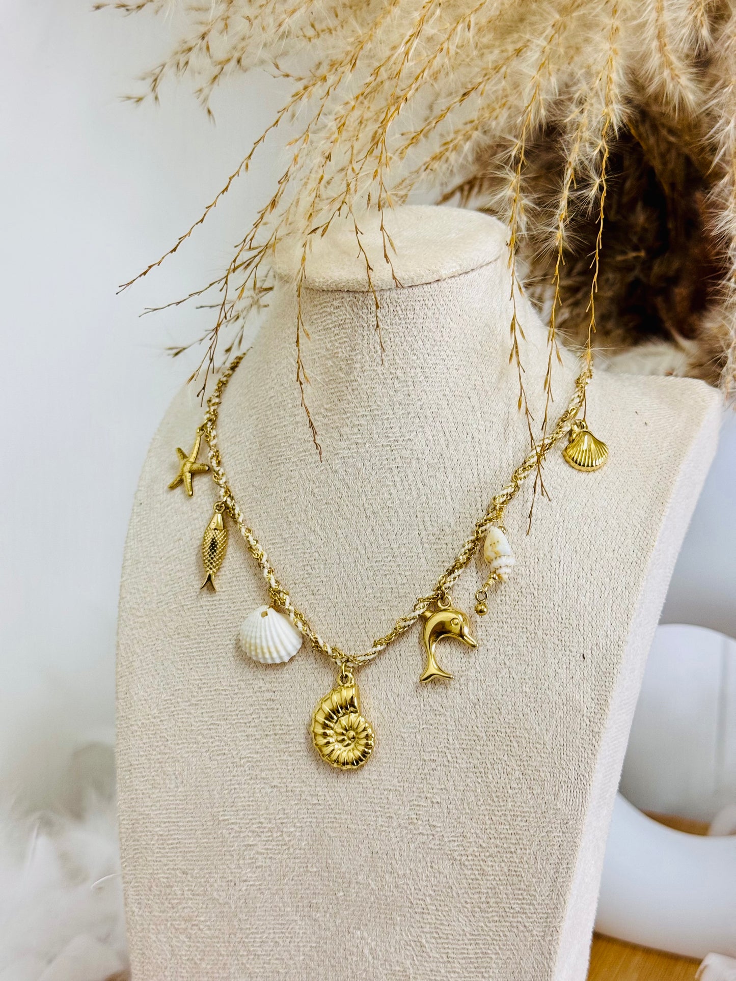Collier breloques spirale