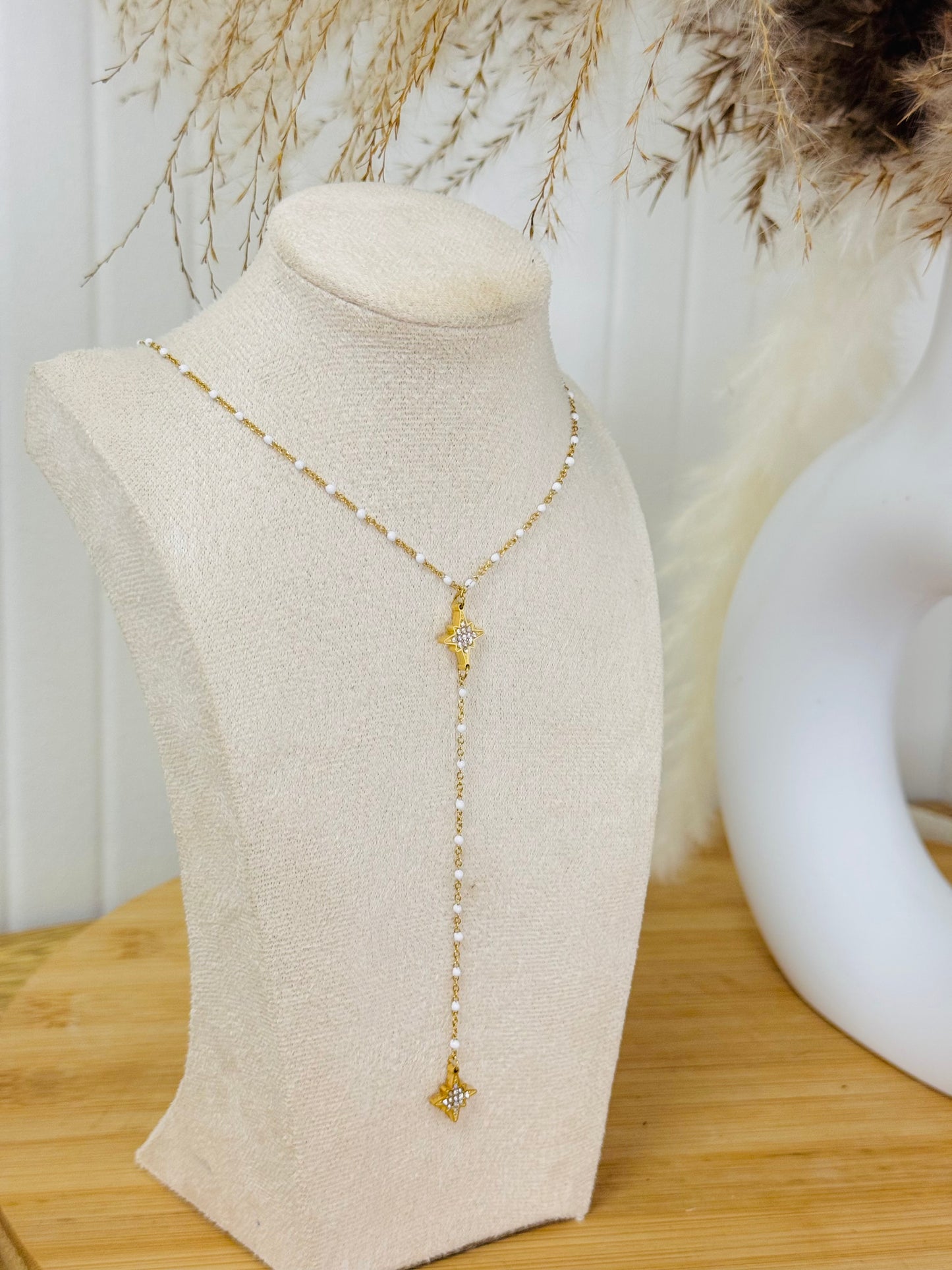 Collier plongeant étoiles perles blanche
