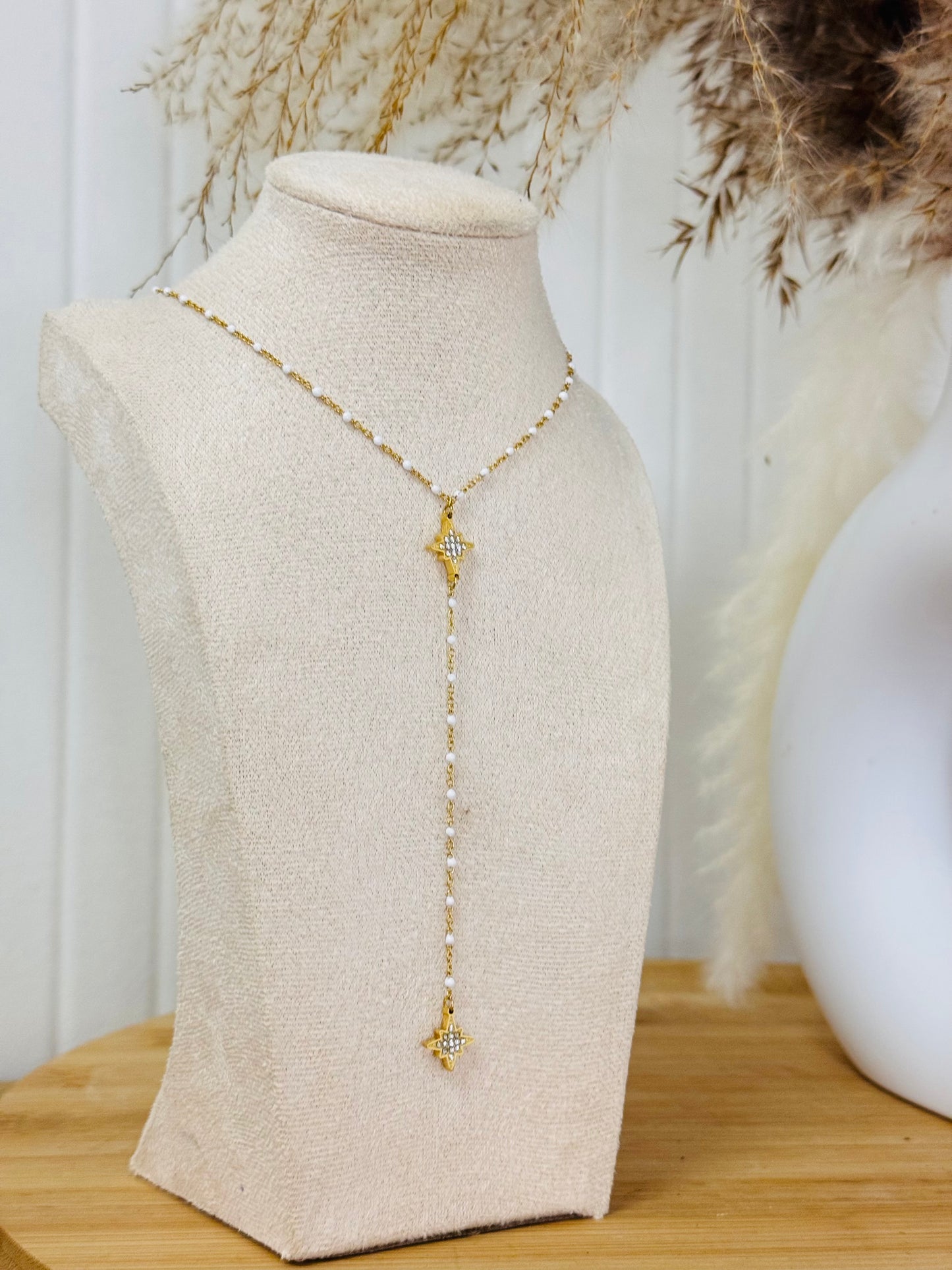 Collier plongeant étoiles perles blanche