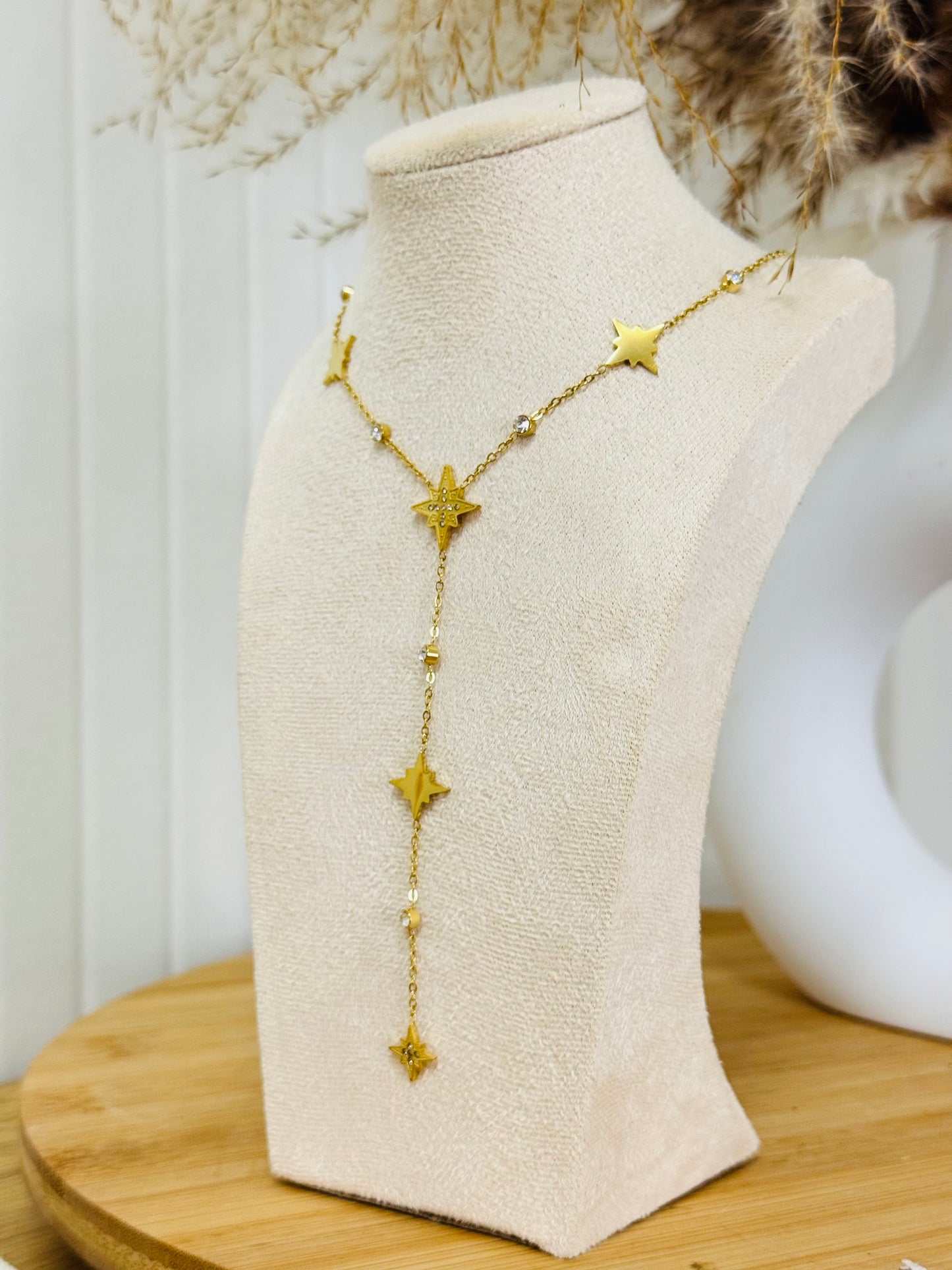 Collier plongeant étoiles