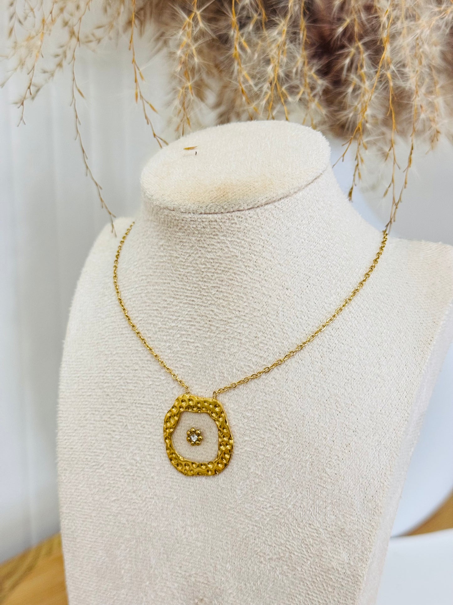 Collier doré
