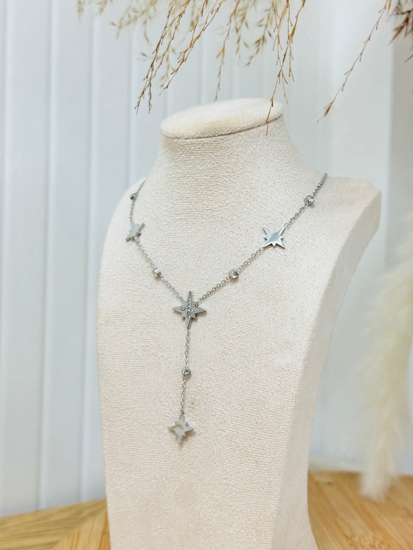 Collier plongeant étoiles