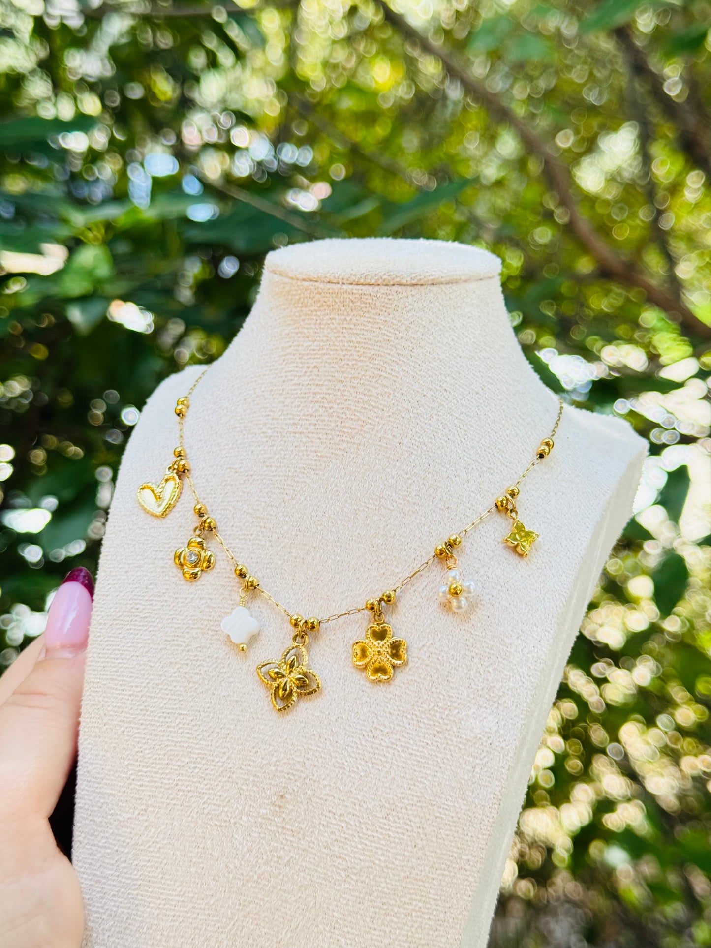 Collier breloques trèfles