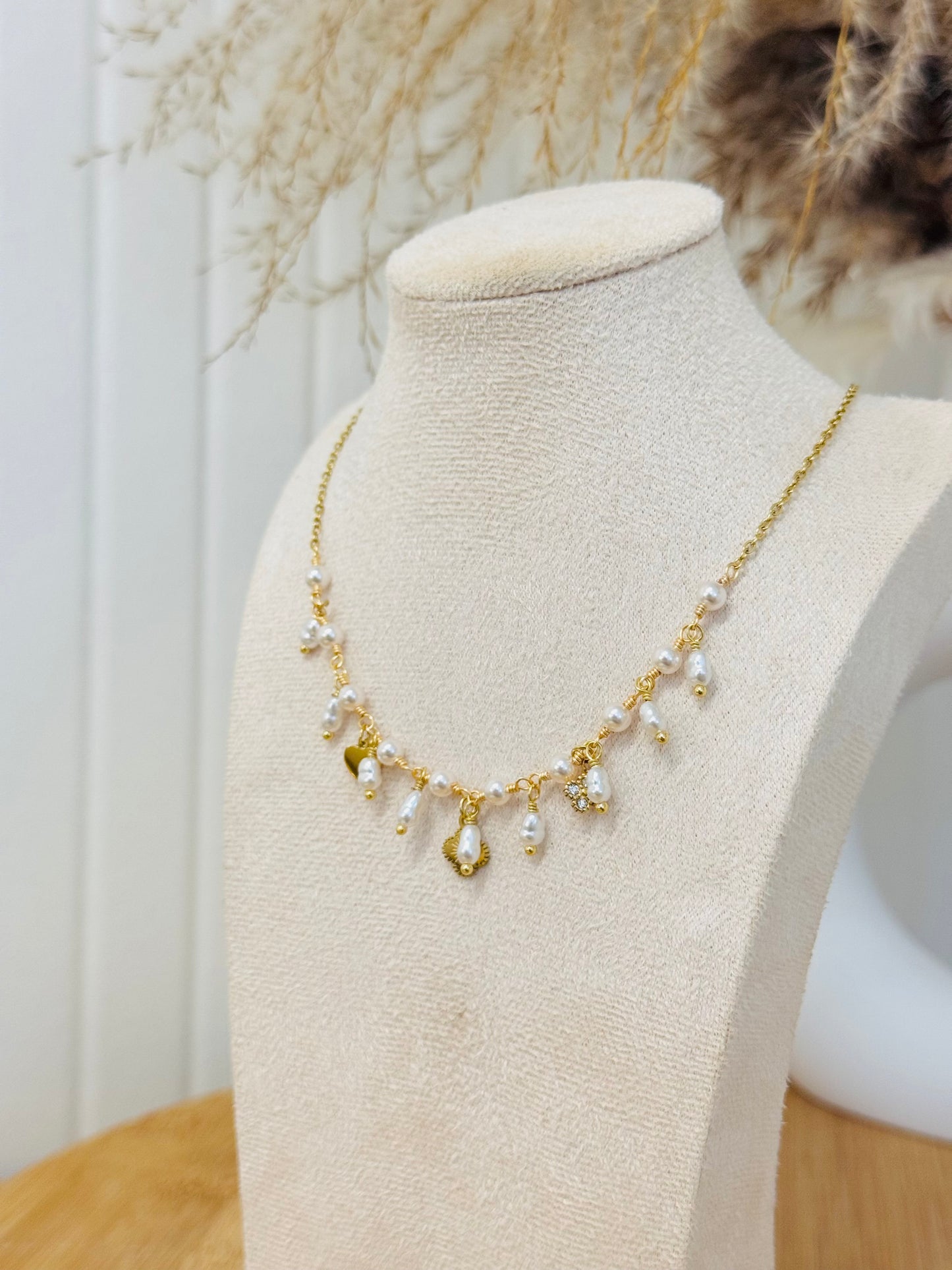 Collier breloques perles d'eau