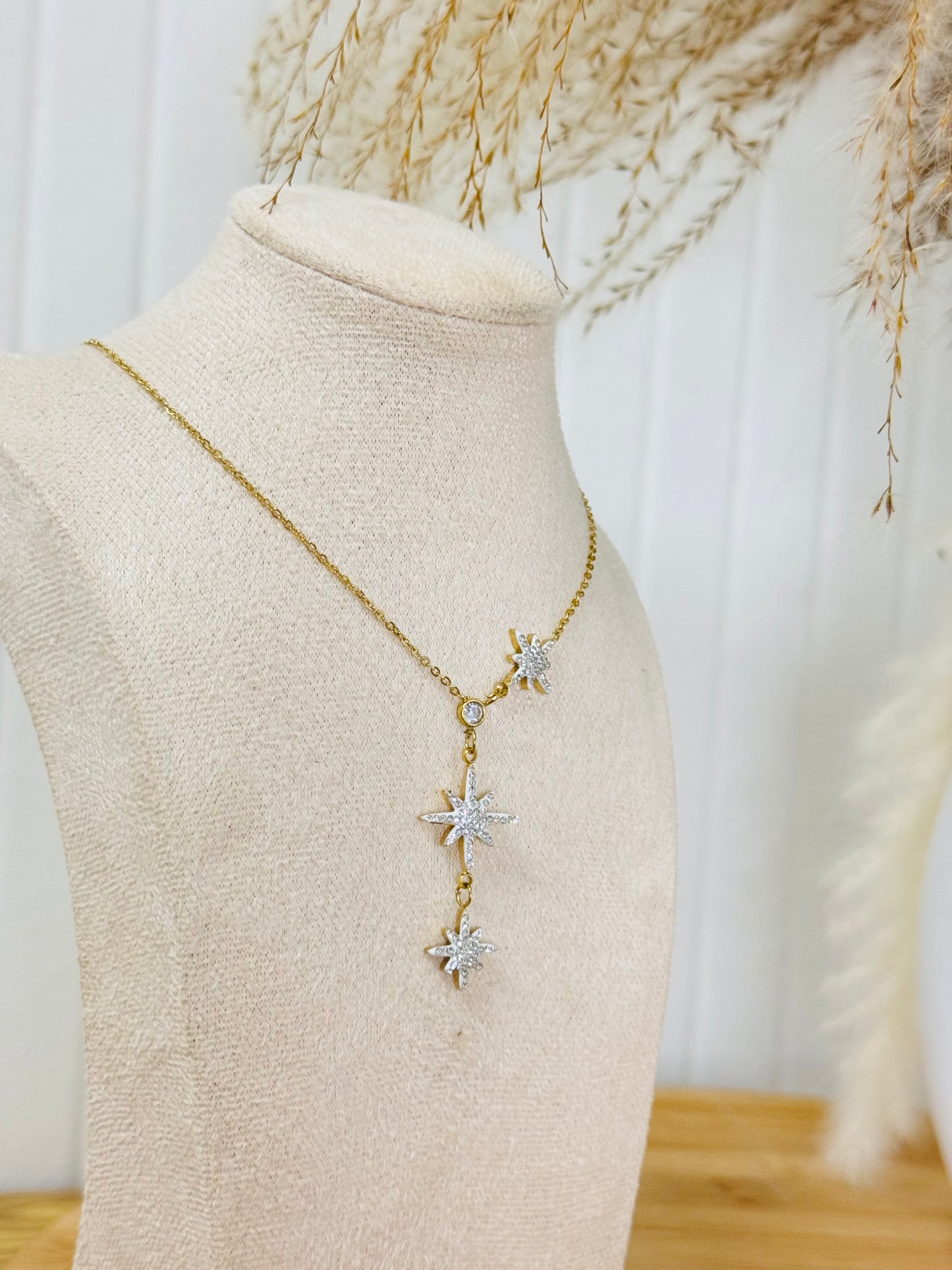 Collier triple étoiles