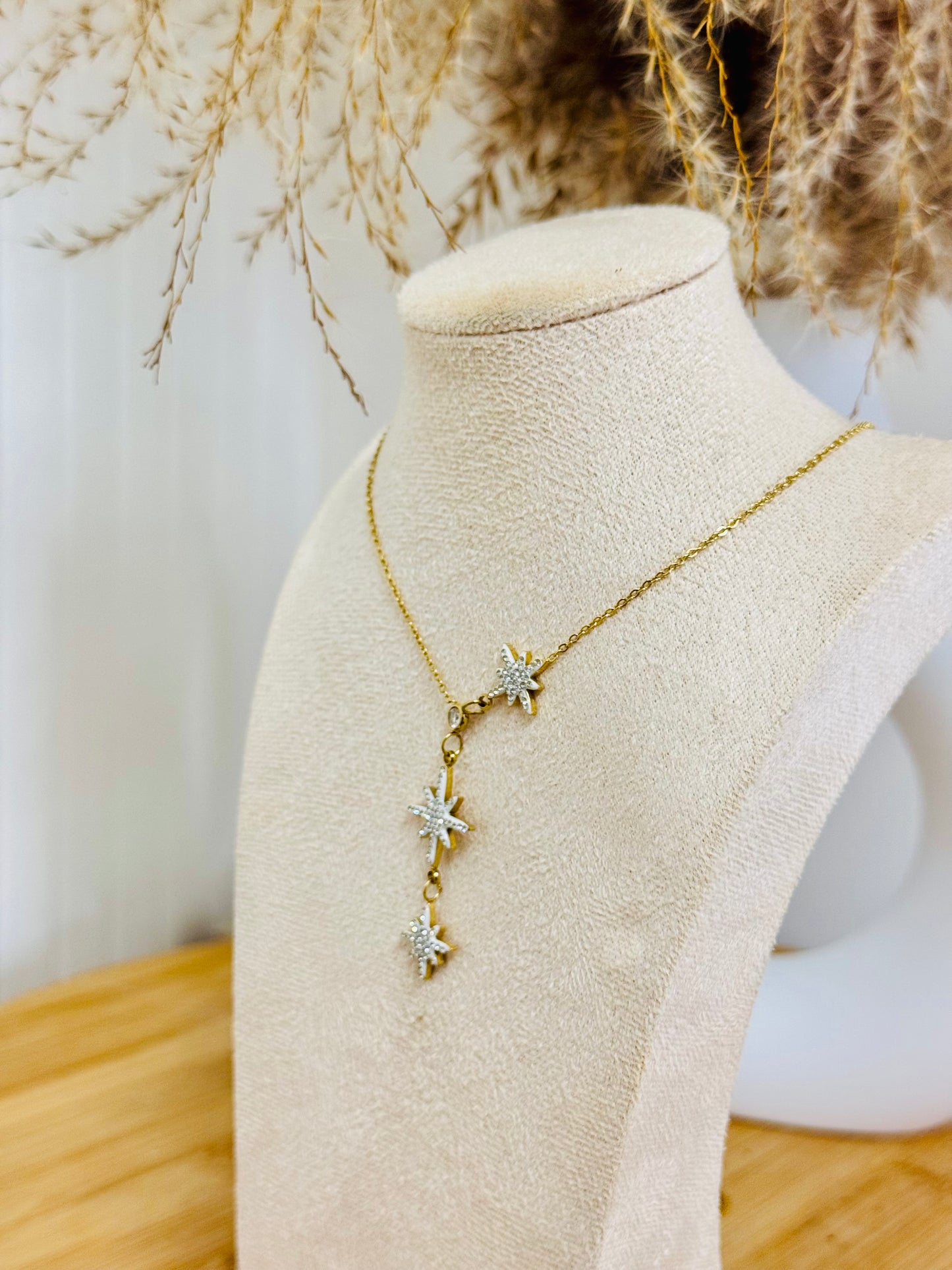 Collier triple étoiles