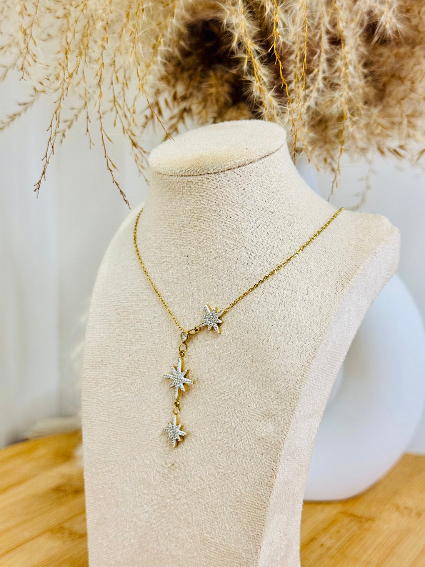 Collier triple étoiles