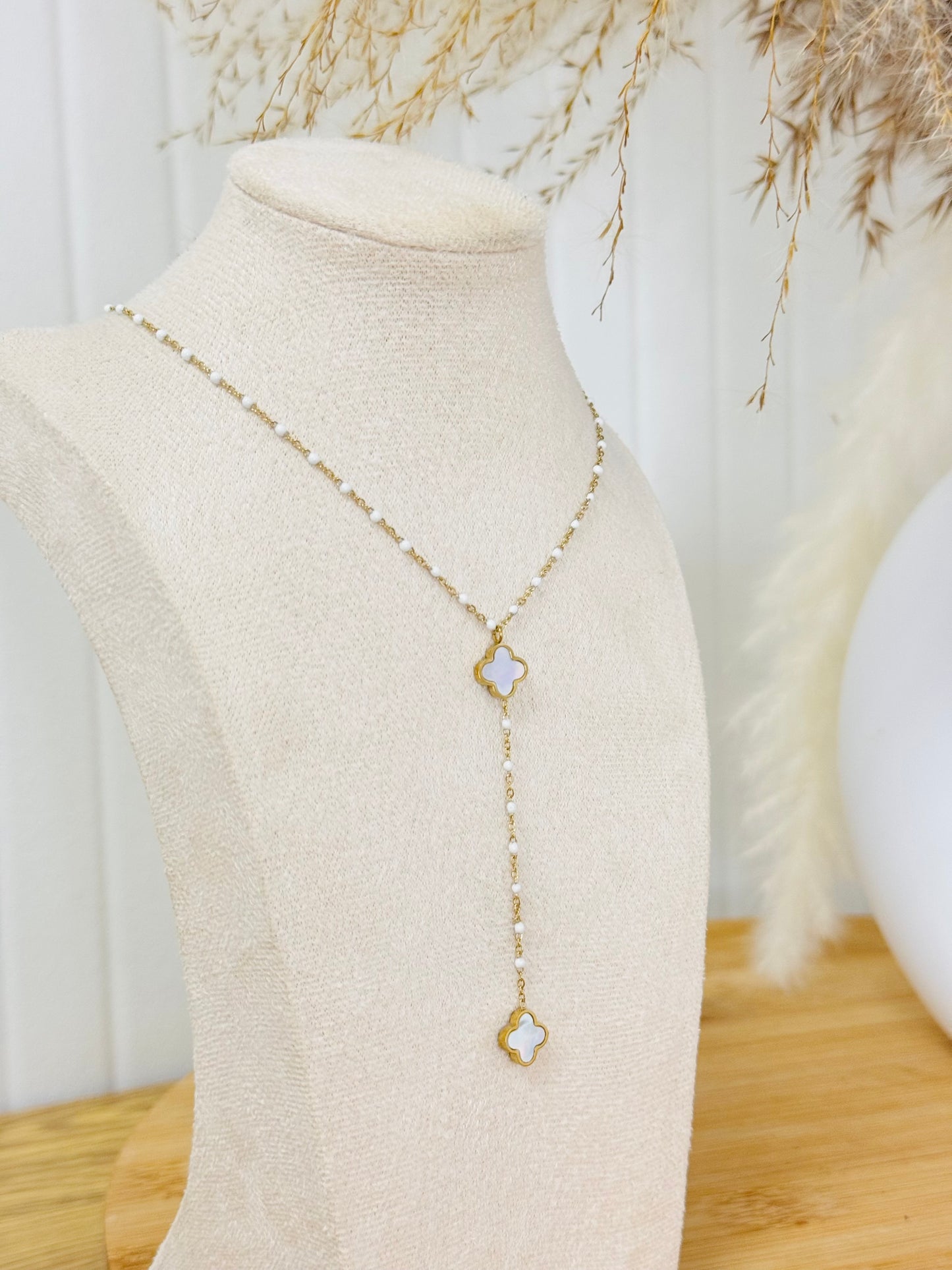 Collier trèfle blanc