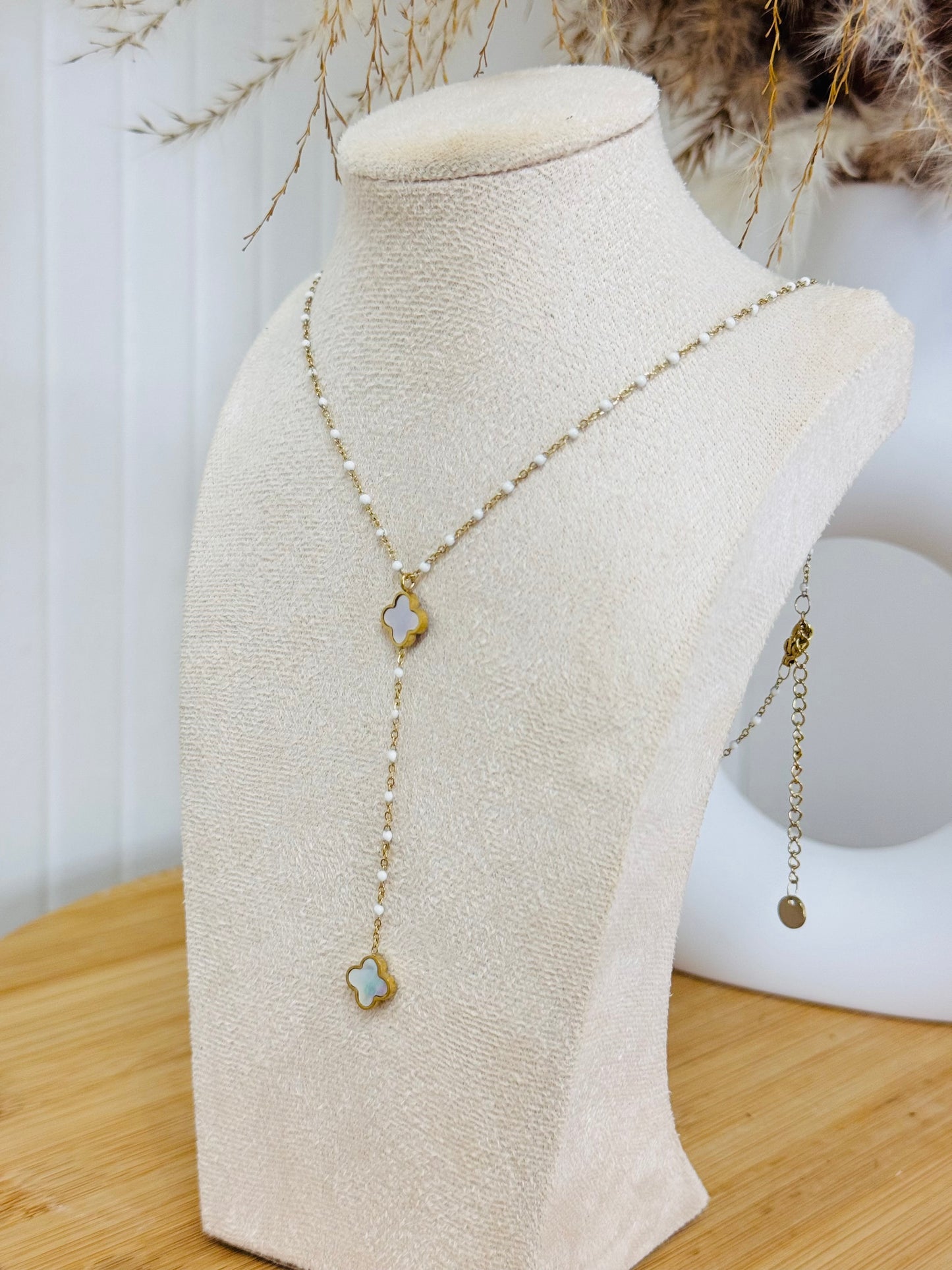 Collier trèfle blanc