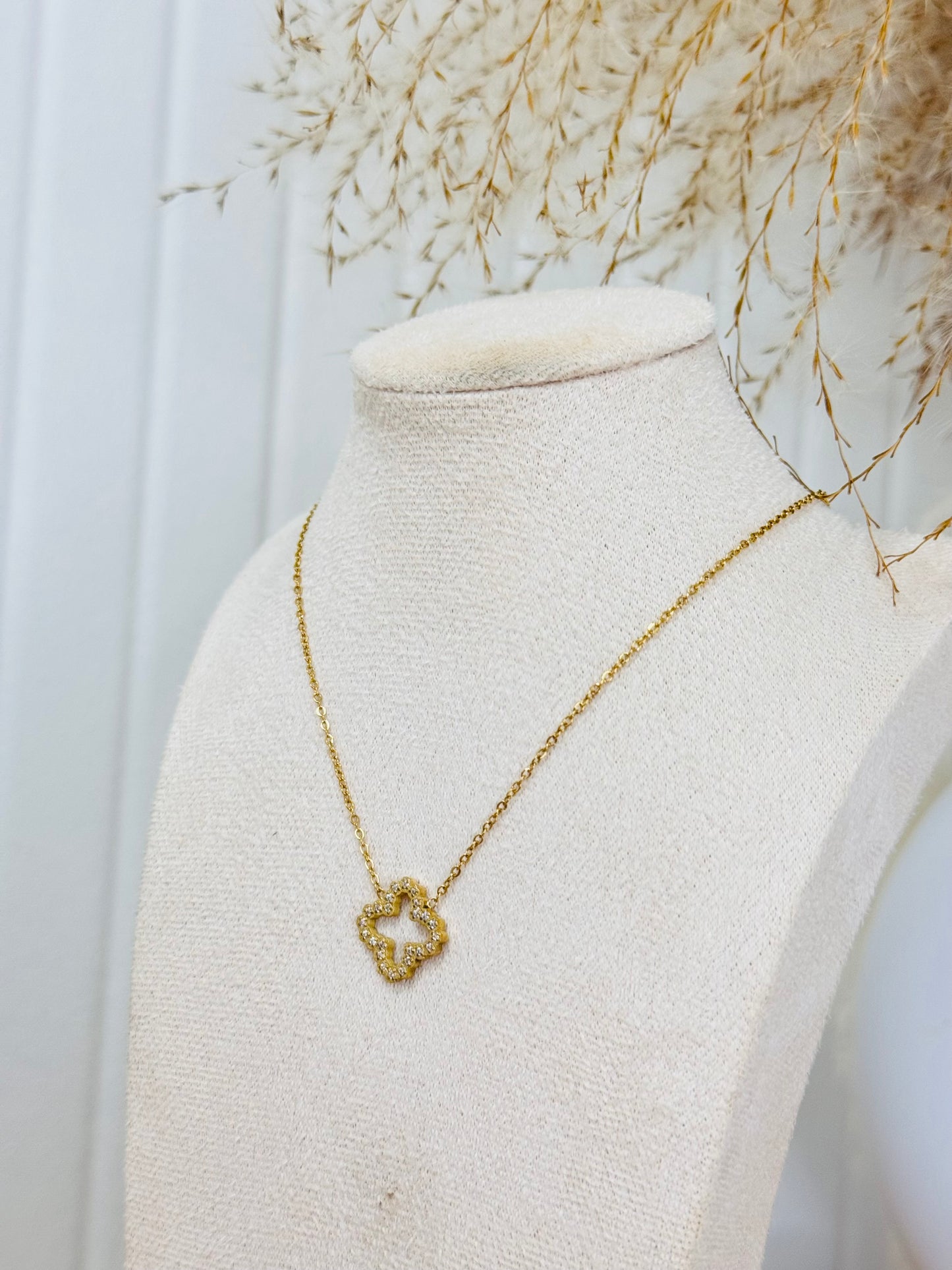 Collier trèfle brillant