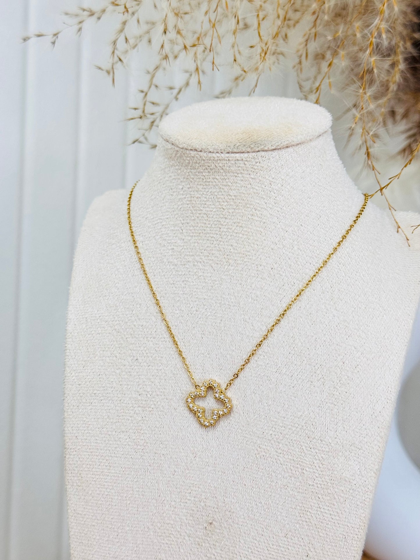 Collier trèfle brillant