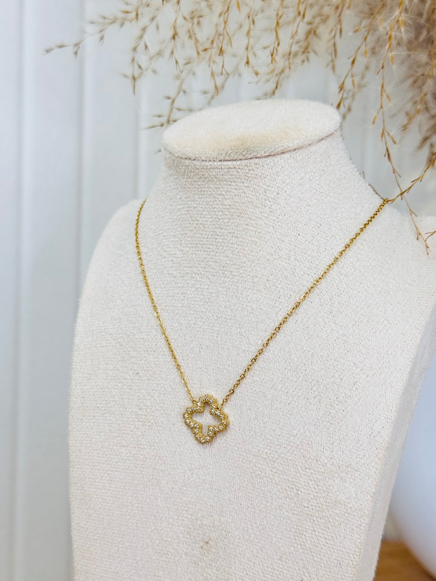 Collier trèfle brillant