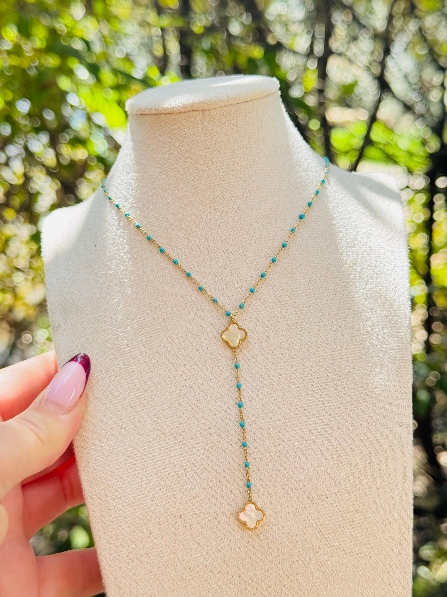 Collier trèfle blanc